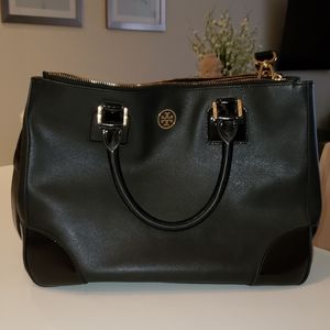 Tory Burch Robinson Double Zip Tote Handbag in Bla